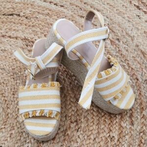 Charlotte Russe yellow and cream striped boho beachy platform sandals. Size 7